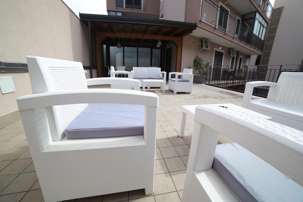 B&B Ciclopi Aci Castello Exterior foto